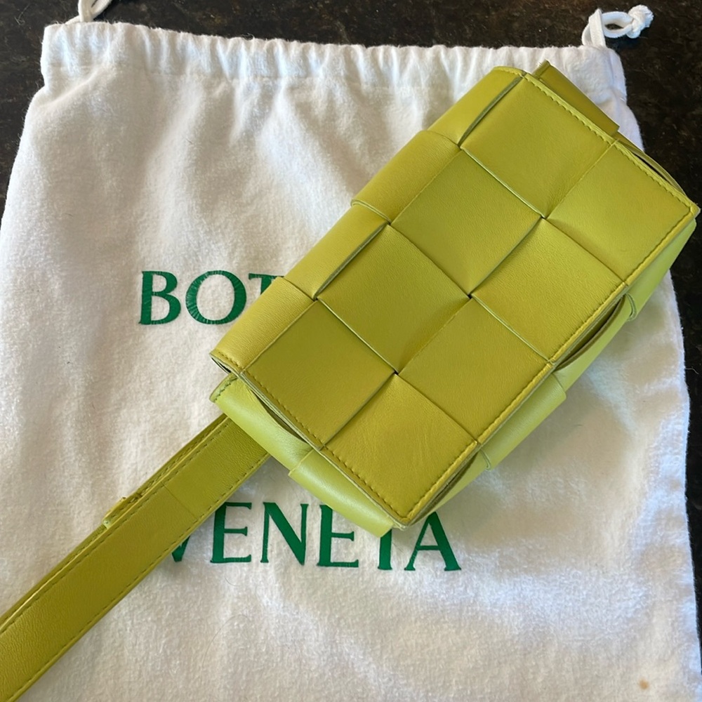 LIKE NEW Bottega Veneta Cassette Bag